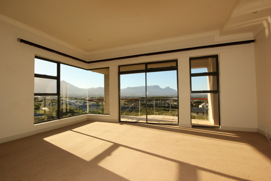 4 Bedroom Property for Sale in Stonehurst Mountain Estate Western Cape